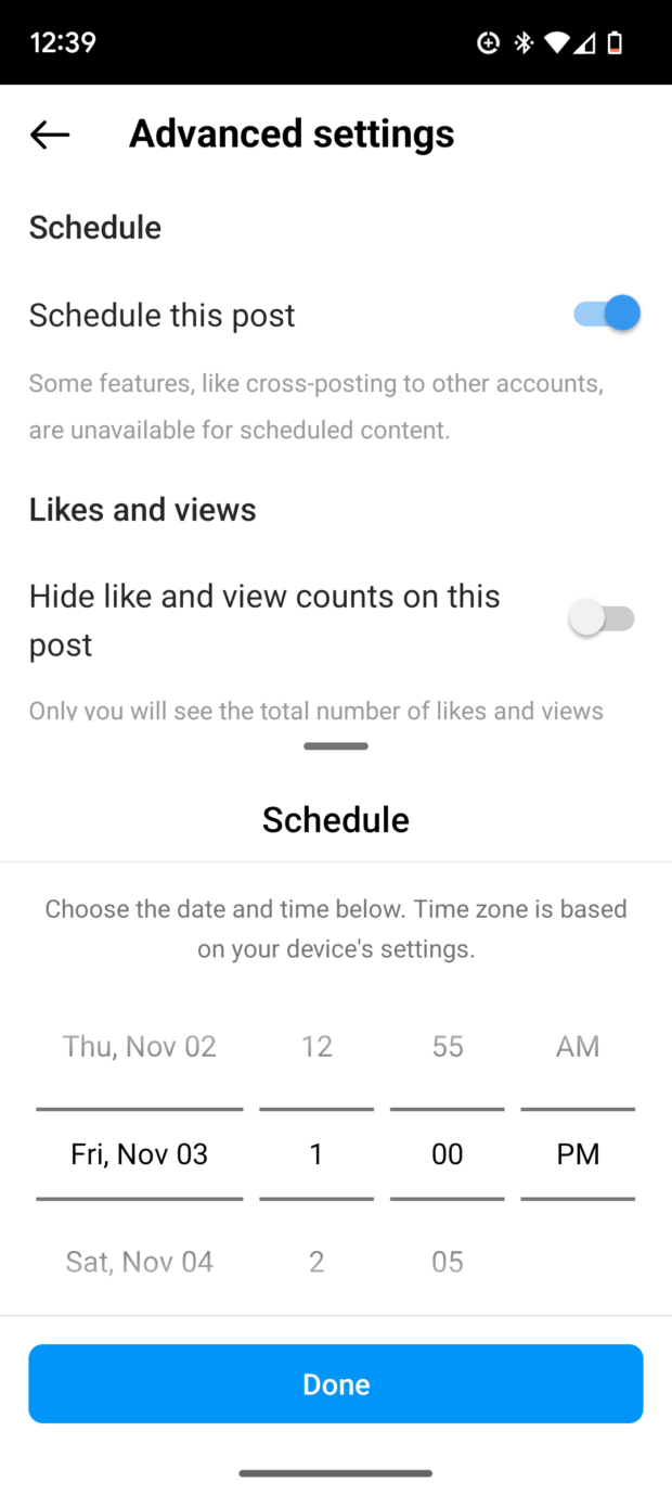 Schermata dell'app Instagram che mostra l'opzione per programmare un post per venerdì 3 novembre